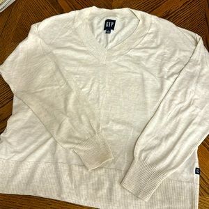 Gap light sweater size M long sleeve